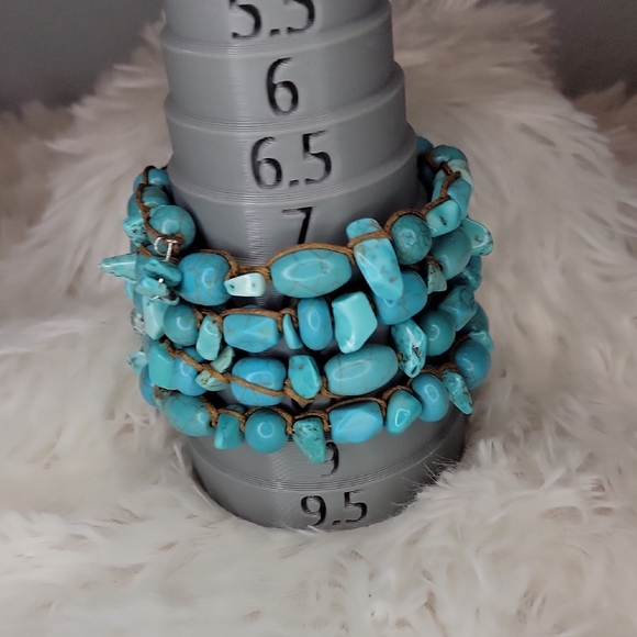 Turquoise and Howlite Memory Wire Wrap Bracelet - Picture 3 of 4